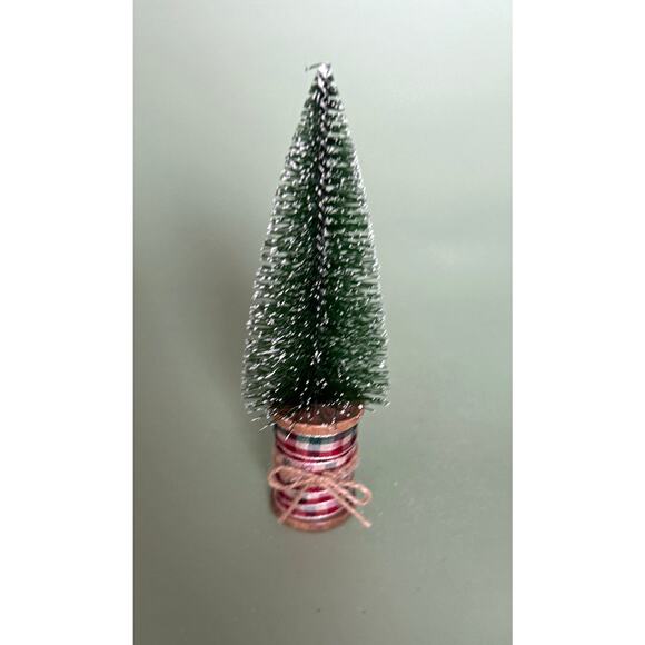 Handcrafted Bottle Brush Tree on Decorated Thread Spool Holiday Décor SPT9 - Picture 3 of 4